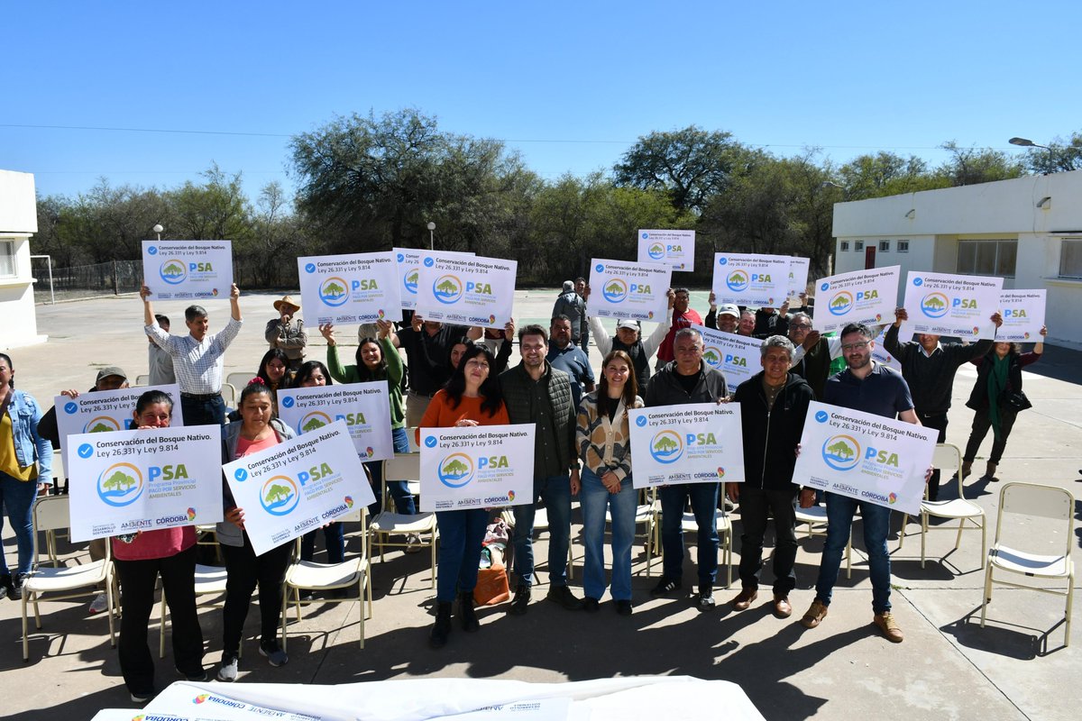 tori_flores's tweet photo. 🌳💚 Hoy dimos un paso más en la conservación del bosque nativo: comenzaron las transferencias del Programa de Pago por Servicios Ambientales en #Chancaní, beneficiando a más de 20 productores de San Javier, San Alberto y Pocho.

En esta etapa, se reconocen 10.362 hectáreas de bosque nativo, con una inversión de $18.448.035.

Este aporte económico apoya a quienes cuidan estos ecosistemas, garantizando servicios vitales como agua, biodiversidad y captura de carbono.

👉 Una política pública que fortalece la conservación, el arraigo rural y el futuro de nuestros ecosistemas.

#AmbienteCba #CórdobaNoPara