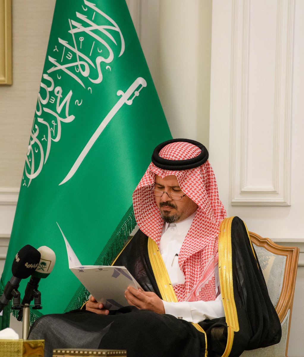 imarat_almadina's tweet photo. وتسلم سمو الأمير #سلمان_بن_سلطان التقرير الختامي لتوصيات الحلقة النقاشية والمناقشات العلمية والتي شملت جملة من التوصيات المرتبطة بالجوانب التشريعية والتنظيمية، إلى جانب التوصيات المتعلقة بالحوكمة المالية والمحاسبة الوقفية، فضلًا عن التوصيات الخاصة بالاستثمار والتمويل المستدام، والتقنيات الذكية والابتكار الزراعي، وكذلك الشراكات الوطنية والابتكار السياحي.