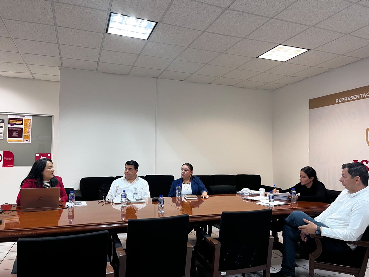 IsssteDurango's tweet image. En Durango se realizó la Mesa Estatal de Salud con #ISSSTEDurango, #IMSS y #BIENESTAR, dando seguimiento al programa #SaludCasaPorCasa de la Presidenta #ClaudiaSheinbaum en apoyo a las personas adultas mayores. 💙👵👴