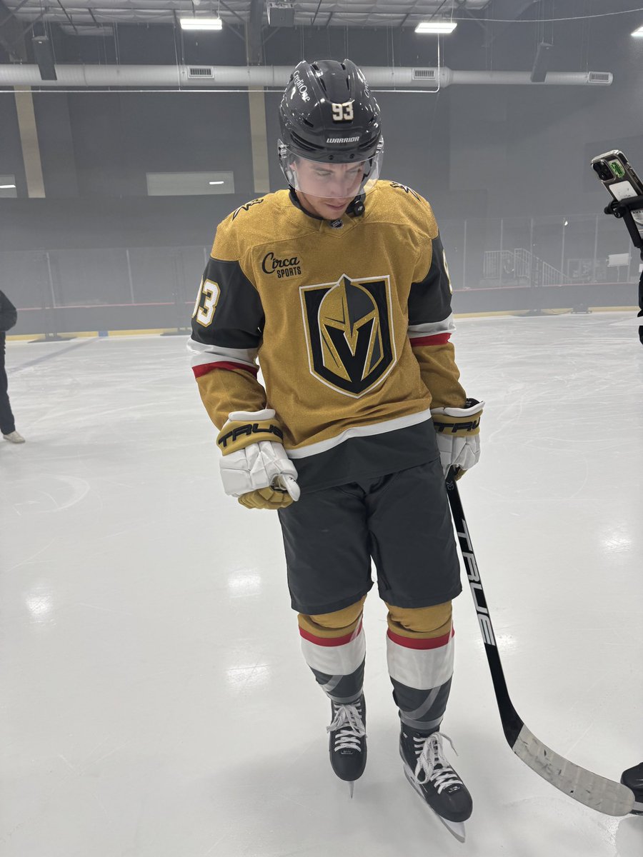 BR_OpenIce's tweet photo. New look Mitch ✨ https://t.co/h3yyjpKLbK