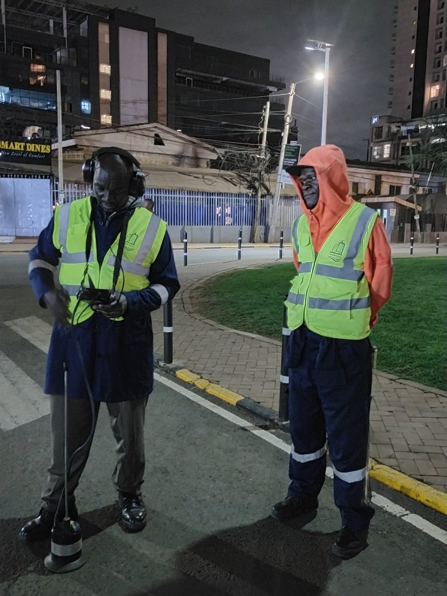 NairobiWater's tweet image. Did you know hidden leaks waste thousands of litres daily?
We’re in Westlands doing a leak detection exercise to reduce water loss and improve supply.
📞 Report leaks on 0800724366 or dial *260# for queries.
#LeakDetection #Westlands #EveryDropCounts