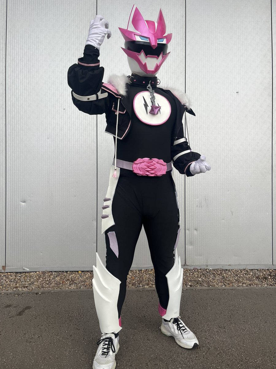 fulaaron's tweet photo. Had a fantastic time at vexpo this year! Enjoyed cosplaying sentai mococo! 

Looking forward to the next con!

#tokusatsu #supersentai #FUWAMOCO #MococoAbyssgard #cosplay #Vexpo https://t.co/kv9kXDL9Dc
