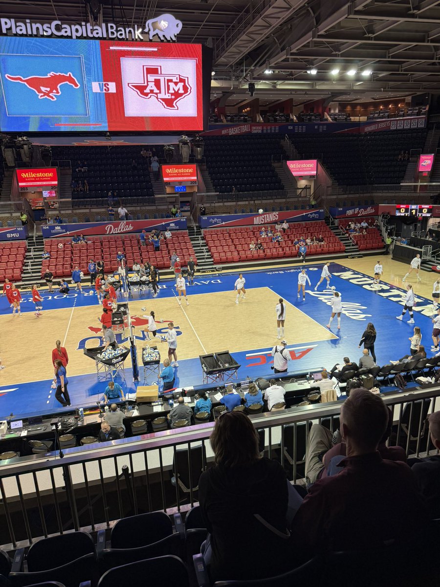 Tx_Aggie97's tweet photo. Letโs Go ladies!!!! #BTHOsmu https://t.co/P9lmgMFXfK