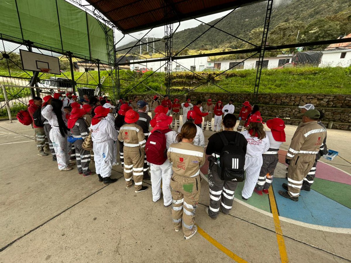 MiEspacioesBog's tweet image. 4/
Con #TransformAcción la Defensoría del Espacio Público reafirma que Bogotá no termina en el borde urbano: también es páramo, comunidad y territorio. 🌄