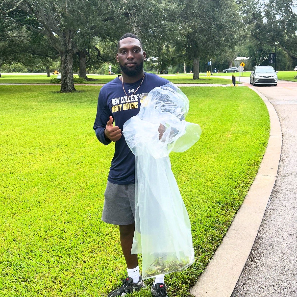 NCFBanyansMBB's tweet photo. Our players served and helped clean up campus in the rain today! 🌧️ 

Love. Serve. Compete.

#HoopsInParadise 🌴 https://t.co/iX6DAJbYFc