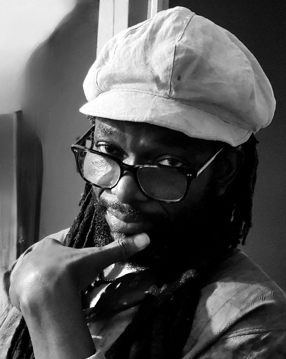 Beautiful_Nubia's tweet photo. While folks here get distracted by sponsored ethnic &amp; religious battles, folks in the Houses of Power are stealing all they can from the public purse. You should see what these hoodlums you "voted in" are quoting for so-called infrastructure projects. None of that angers you? https://t.co/fSVuJ9hyv0