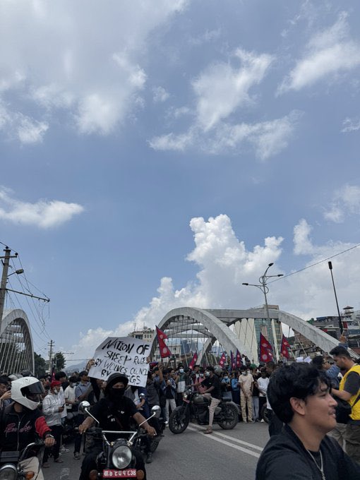 XMetaTrooperX's tweet photo. BREAKING: Nepal Army deployed in Kathmandu to restore order after deadly protests over corruption &amp; social media ban, with 22 deaths reported so far. #NepalProtests #KathmanduCrisis #RestoreOrder #SocialMediaBan #CorruptionProtest #NepalArmy #GlobalNews #BreakingNews https://t.co/H7Aoblxq4R