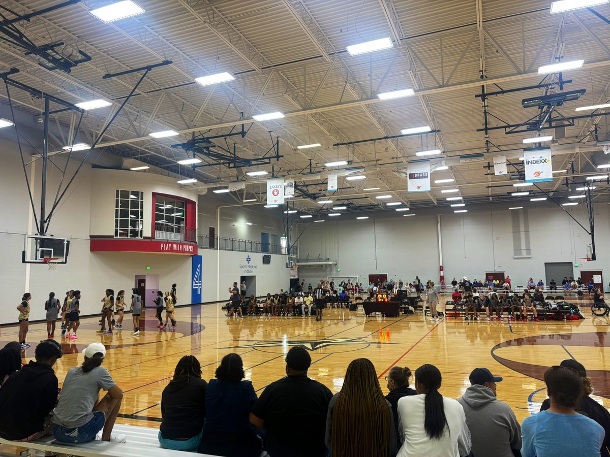 GreerNewsSports's tweet photo. Great to be at Upward checking out some fall league basketball. 🏀 

Several Greer-area teams competing in preparation for the season @fall_league https://t.co/s47KuovaUq