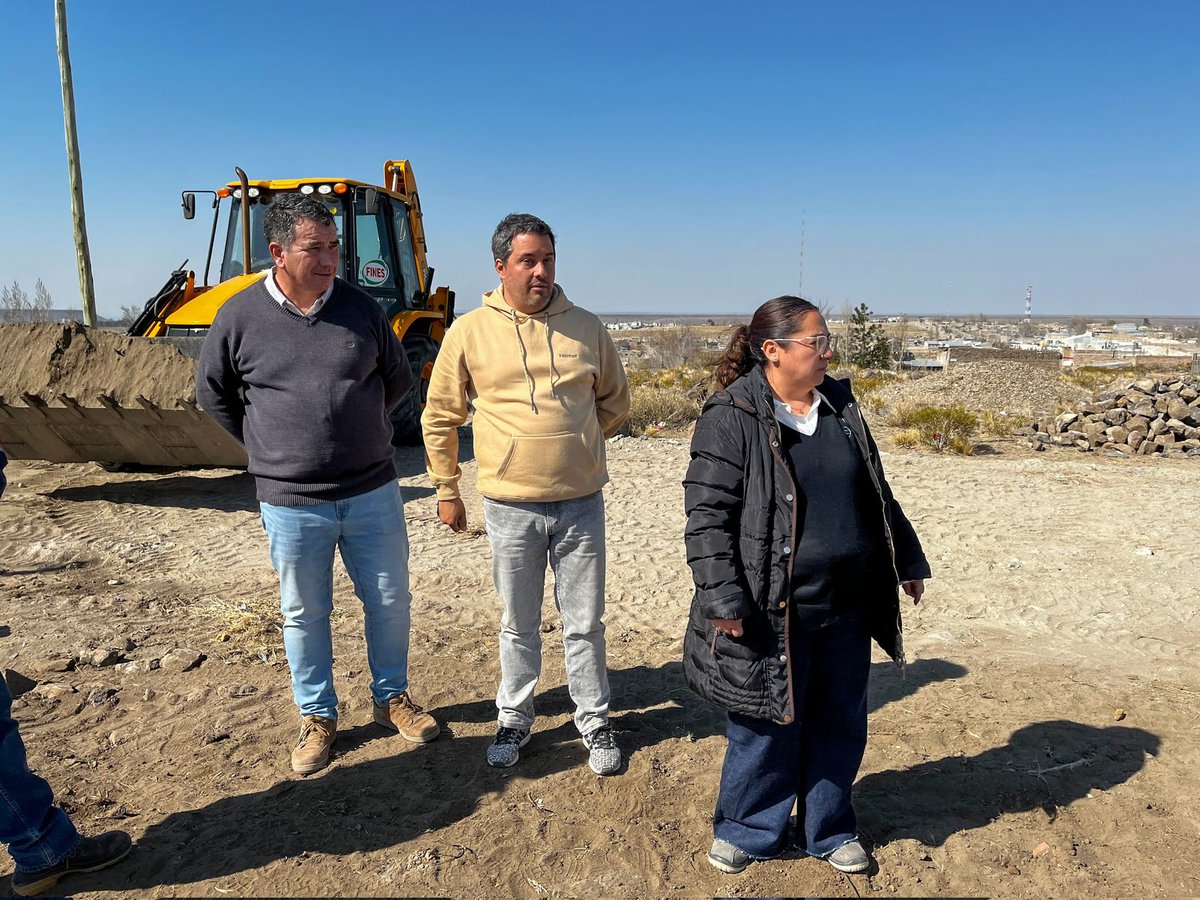 CarlinKoopmann's tweet photo. EXTENSIÓN DE LA RED DE AGUA POTABLE 

Junto al EAMSeP pusimos en marcha la obra de extensión de la red de agua potable en la calle Dr. Jorge Giovanetti, en el barrio Bella Vista – sector noroeste. 💧 https://t.co/NWY3KIj7sp