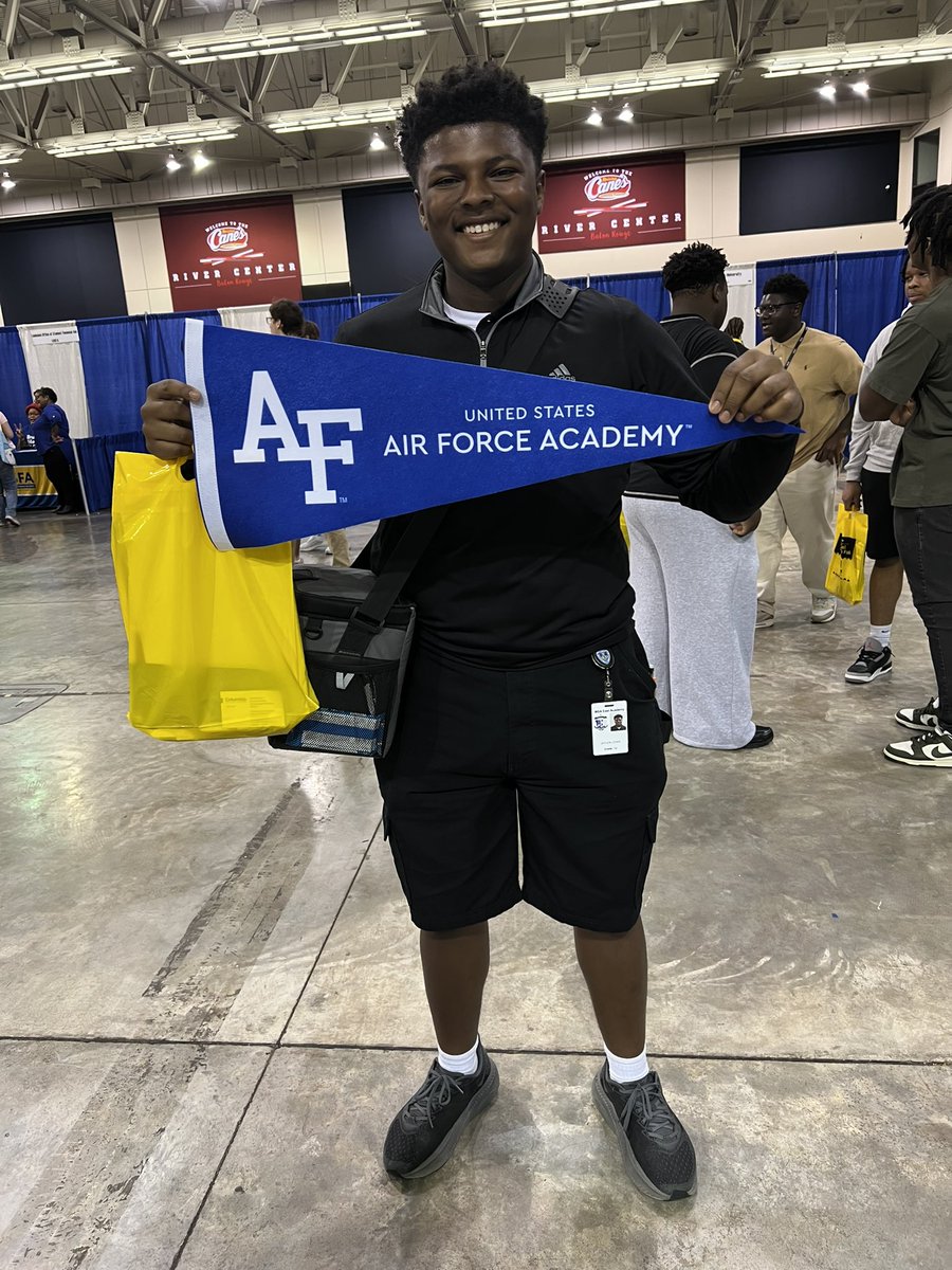 🎓✨ College Ready Knights! ✨🎓

Our seniors attended the National College Fair at the Raising Cane’s River Center in Baton Rouge, where they connected with hundreds of colleges and universities from across the country. #FuelTheKnight #MSAEast #ClassOf2026 #CollegeFair