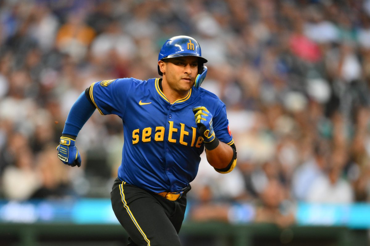 Rangers Sign Donovan Solano, Cal Quantrill To Minor League Deals  https://t.co/fdQLGHsGOi