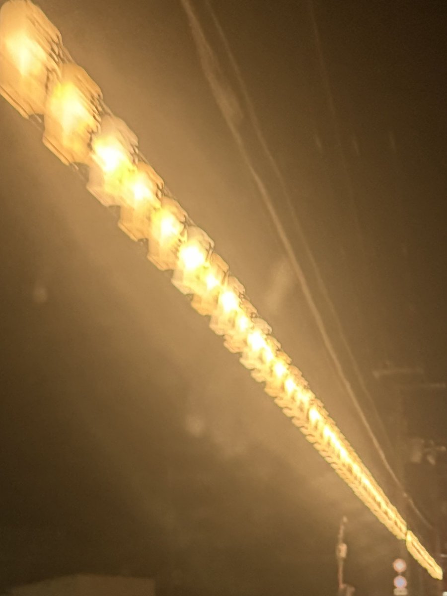 🧸

まだ水曜日…

身体中痛すぎてやばい。

先週の疲れ取れとれへんまま疲れ倍増!!
やのに、電車のせいで難波まで長男迎えに行って腰悲鳴あげてる🙃
今日も仕事からのサッカーで明日は仕事からの娘のヘアセットに…

休みないまま金土日むかえて月曜日朝はよからサッカー…

火休みたい🫩

🧸