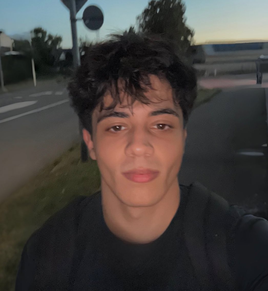 #YeniProfilResmi sizi Clash Royale da siken adam