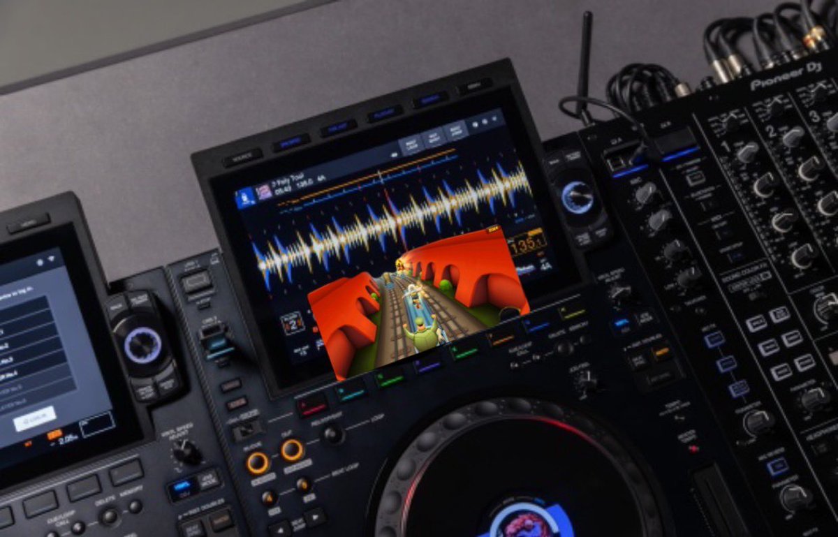 The new CDJ - 3000x’s bigger screen allows for Subway Surfers integration