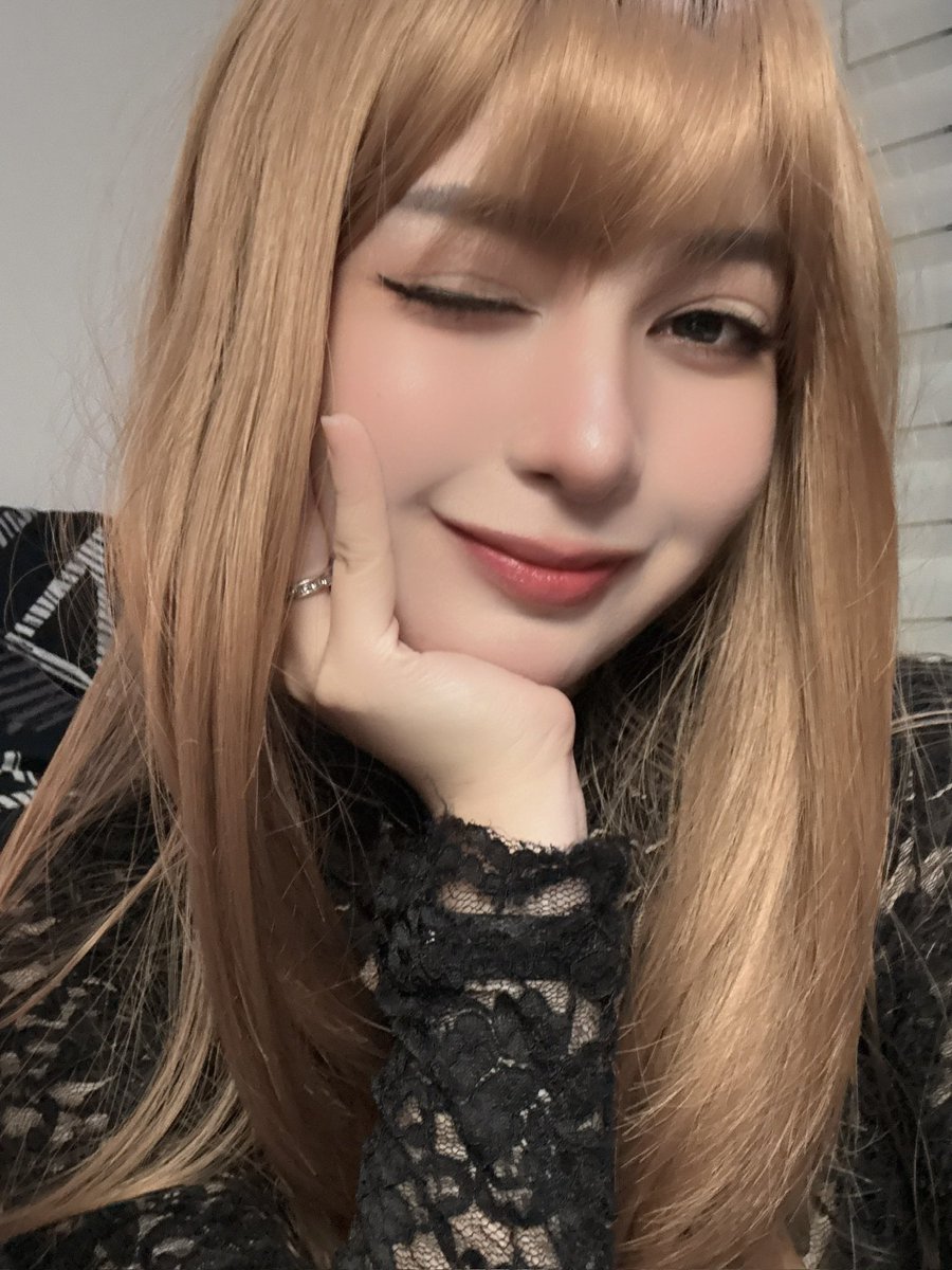 alicekelstkaya's tweet photo. morning again? we just did that yesterday 😞

(rare out of cosplay selfies 👍🏻) https://t.co/fWRoSl90lD