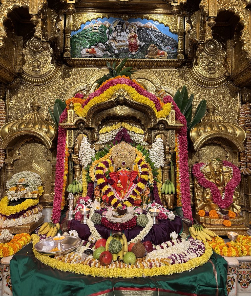 🙏 गणपती  बाप्पा मोरया 🌺मंगलमूर्ती मोरया 🙏१०/०९/२०२५
🙏Ganapati Bappa Moraya 🌺 Mangalmurti Moraya  🙏10/09/2025