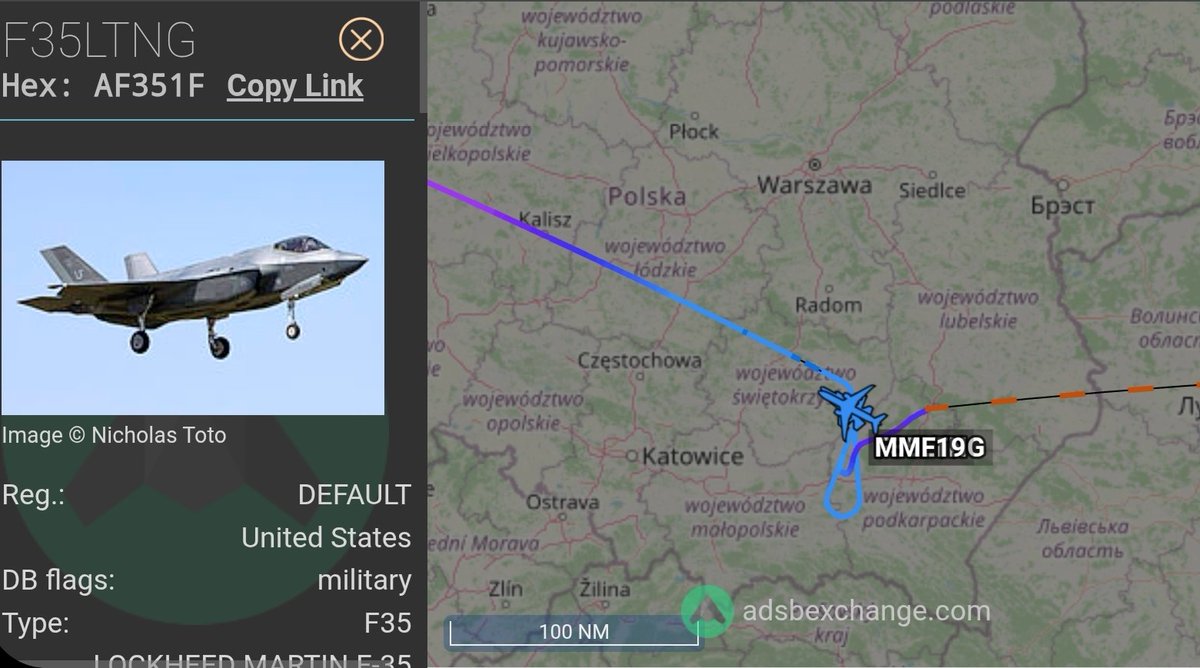 vcdgf555's tweet image. Generic F-35 hex code #AF351F with the tanker over eastern Poland.