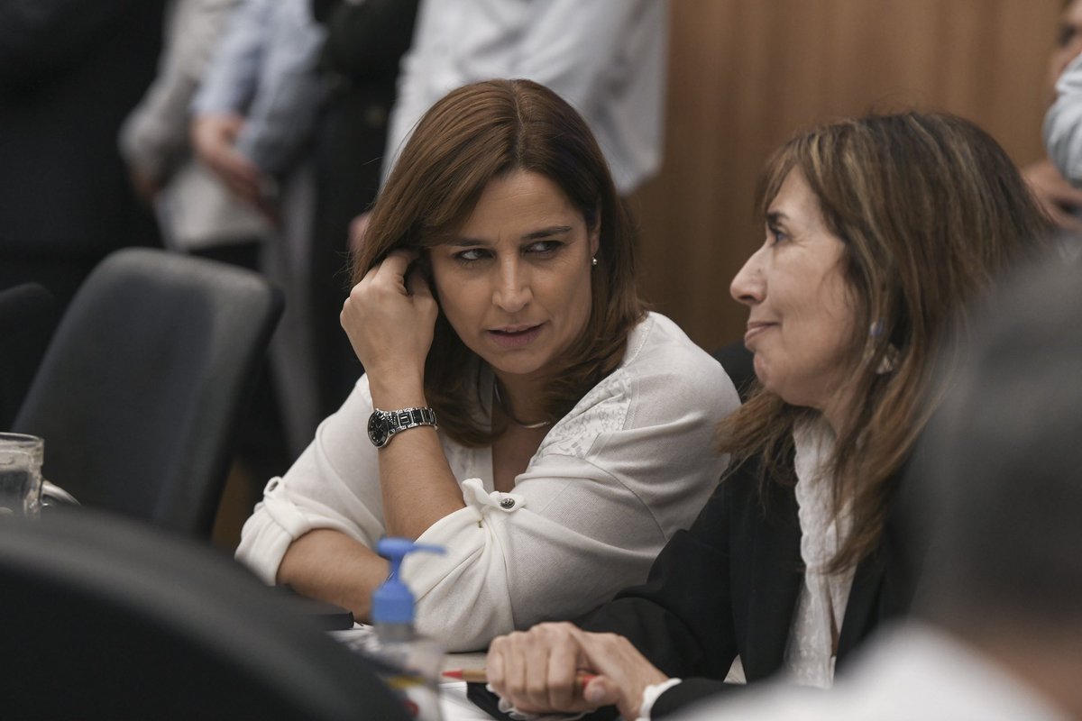 En el plenario de comisiones de Energía y Presupuesto logramos dictaminar en favor de la promoción de inversiones en producción de Hidrogeno Verde.

Además, prorrogamos el Régimen que fomenta el uso de energías renovables en la producción de energía eléctrica.