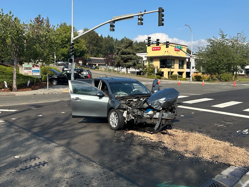 BvuePD's tweet image. Long-term road closure: NE 20th Street and 130th Ave NE.
T-bone crash. Driver of turning vehicle was transported to Overlake with non-life-threatening injuries. Passenger of turning vehicle transported Harborview with serious injuries. Driver in other vehicle not injured.