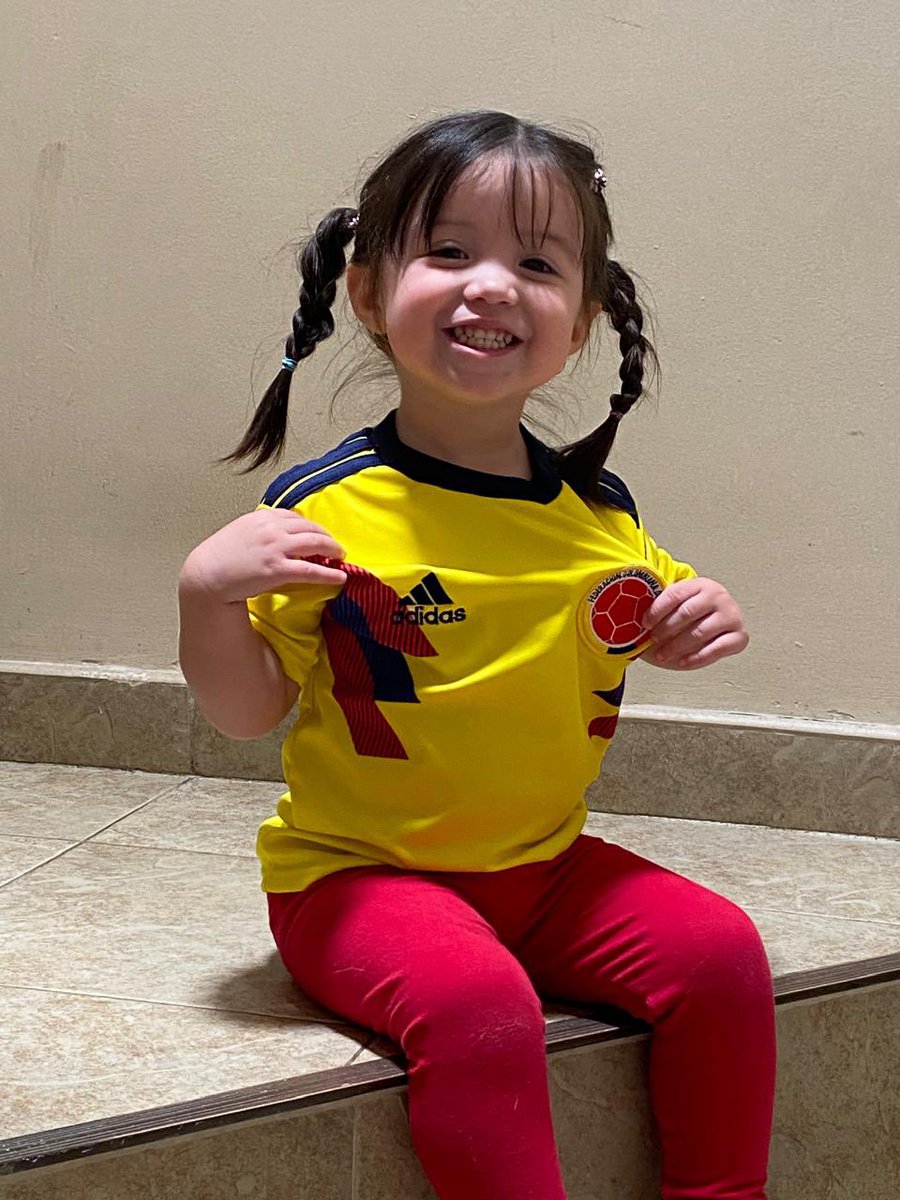 johesa20's tweet photo. #LaSeleNosUne 🇨🇴 si si Colombia … vamos Colombia 💛💙❤️ https://t.co/4dIXFgBdPg
