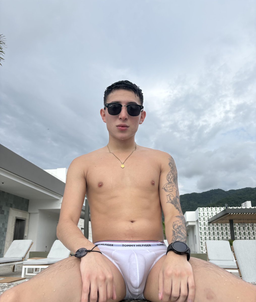 Marioloorcx's tweet photo. #gay https://t.co/VhfW4buL7G