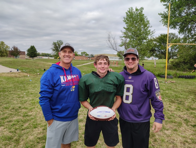 Freshman RB Tatum Eisenbarth received the player of the game honor from Jake and Boz, and MSC Sports. On Friday, Tate had 100 yards rushing against Riverside in his high school debut.