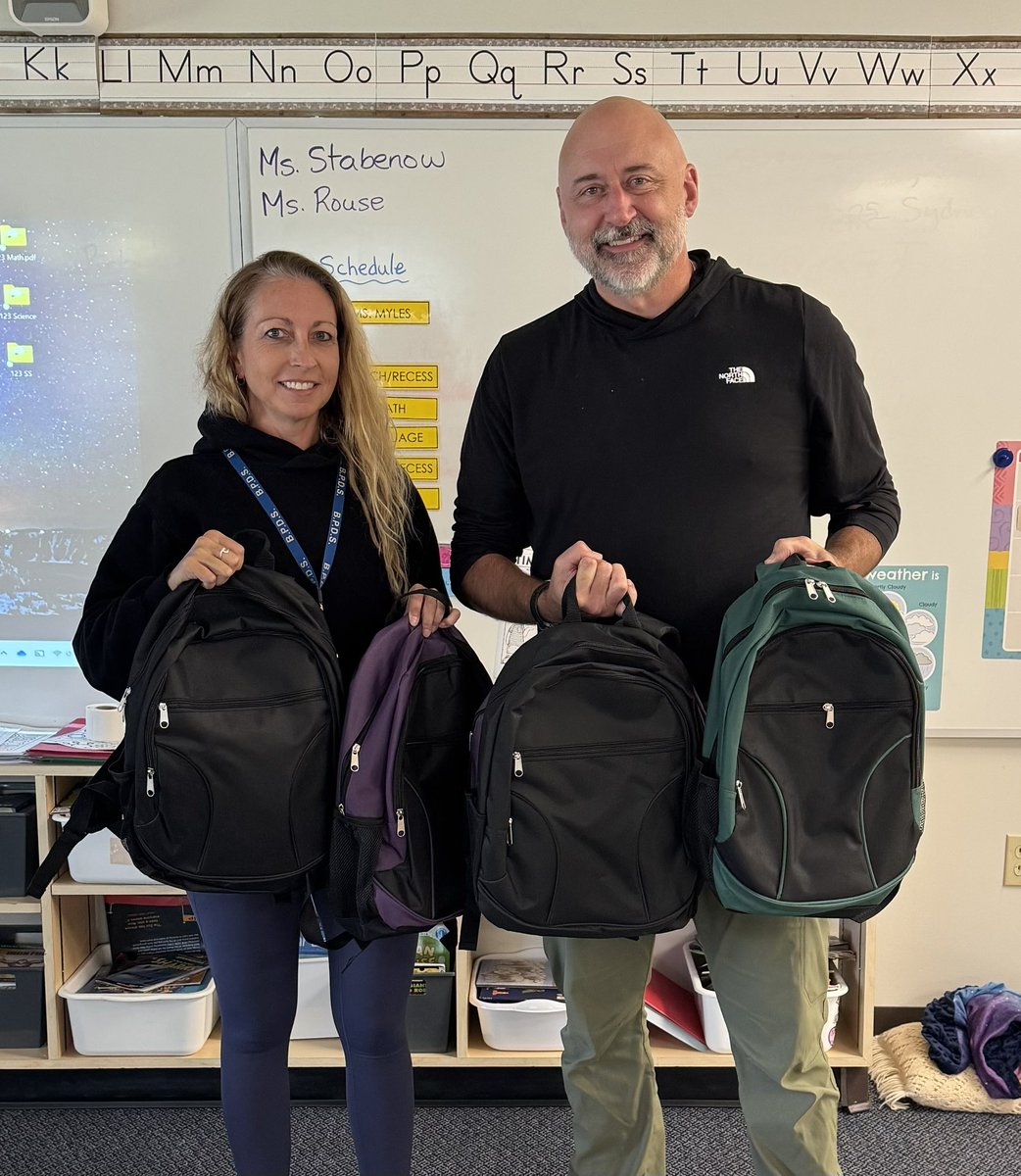AlexRuff17's tweet image. #ThankYou to @TELUS for their #KitsforKids program!
I was able to deliver several backpacks containing school supplies to teacher Danielle Stabenow at St. Edmunds  Public School in Tobermory in support of local @northern_bruce kids.
#KitsForKids #CommunitySupport @BluewaterDSB