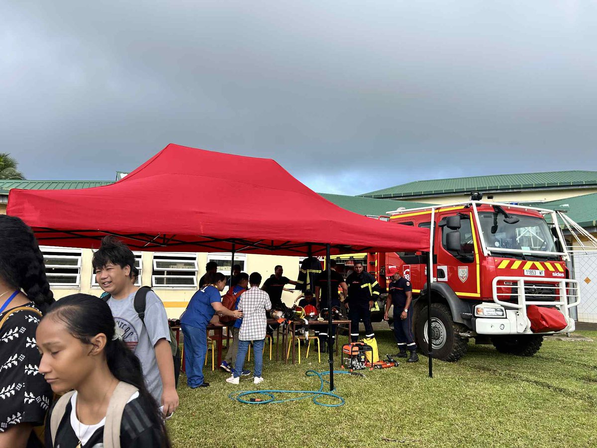 Le Forum des Métiers &amp; des Formations,s’est tenu ce mercredi 10/09/2025 au Lycée d’État #WallisetFutuna Organisé à l’occasion de la 10ᵉ édition de cet événement,il comptait plusieurs stands et exposants, réunis pour orienter et inspirer les élèves dans leur  projection d’avenir.