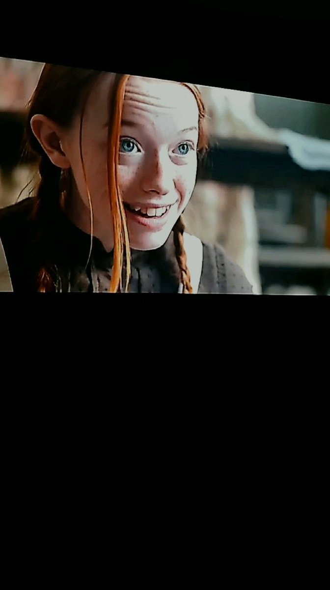 مستنية الشتا علشان اقعد فى اوضتي وفي ايدي كوباية هوت شوكليت وجنبي طبق كيكة بالبرتقان بتاع الناس الطيبين وبشوف Anne with an e لحد الصبح ( خامس)