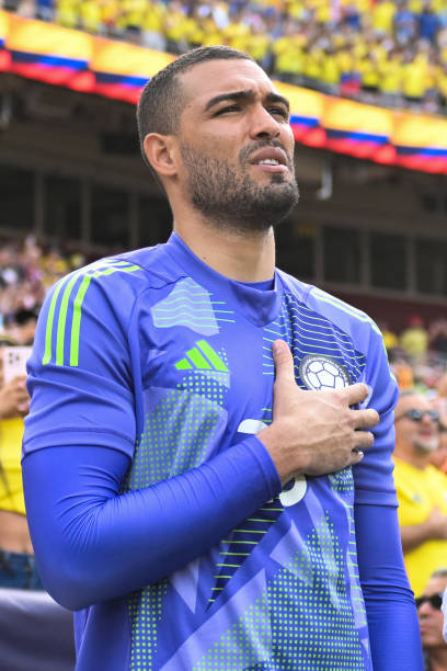 Álvaro Montero cuando fue titular con la Selección Colombia:

✅ Arco en cero
✅ Arco en cero
✅ Arco en cero
✅ Arco en cero
✅ Arco en cero
✅ Arco en cero

Montero nunca recibió gol cuando fue inicialista con la selección. 😁