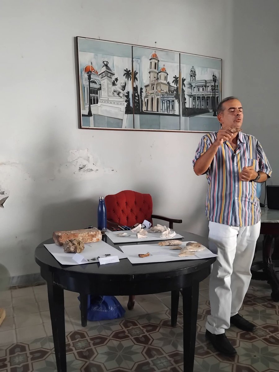 Muestra de algunas piezas arqueológicas y paleontológicas que formarán parte de una nueva sala de #Arqueología que se abrirá en el Museo Municipal de #AguadadePasajeros
V Taller de Arqueología en el CPPC 
#Arqueología #paleontologia #CienfuegosXMásVictorias 
#Cuba 
#patrimonio
