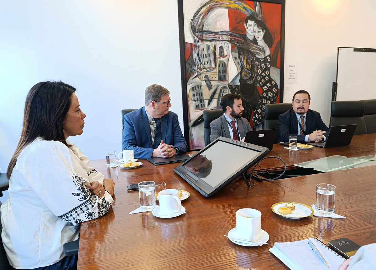 EcuadorMAE's tweet photo. 🤝Impulsamos alianzas estratégicas
🔸Hoy, la ministra @inesmanzano junto a la Secretaria General de la Administración Pública, @CynthiaGelliber, lideraron un espacio de diálogo con delegados del @BancoMundial para fortalecer la cooperación para los sectores estratégicos del país. https://t.co/zgobOY2dzG