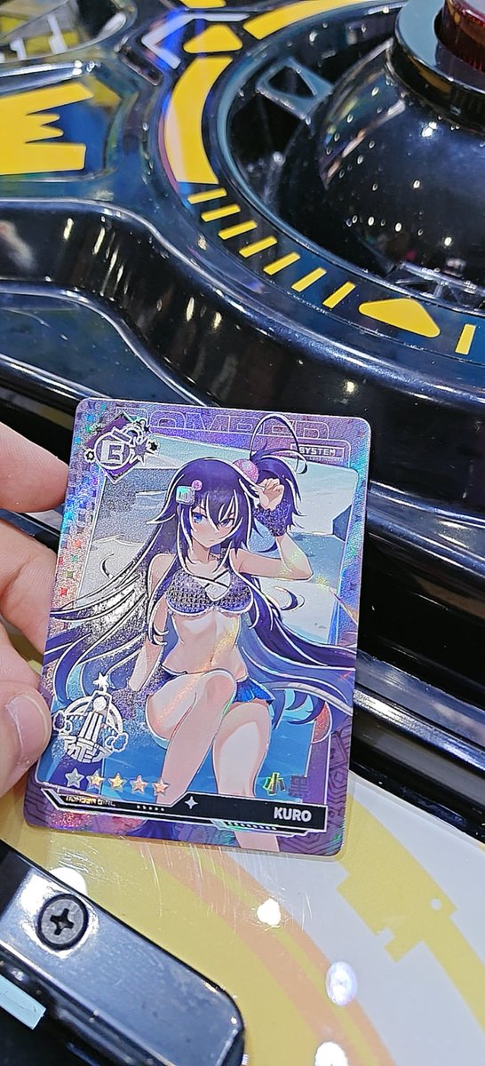 前の続きでーす。
プレーしたらホロ付きカードが出てくる仕組みのようです。