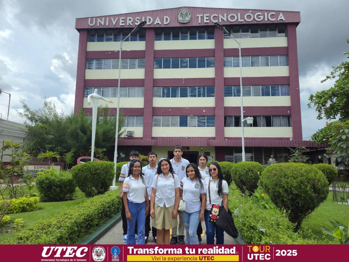 GiovanniMejiam's tweet photo. Hoy nos visitó Complejo Educativo Comunidad 10 de octubre. Gracias por su visita #TourUtec2025 https://t.co/m03yjiTpyd