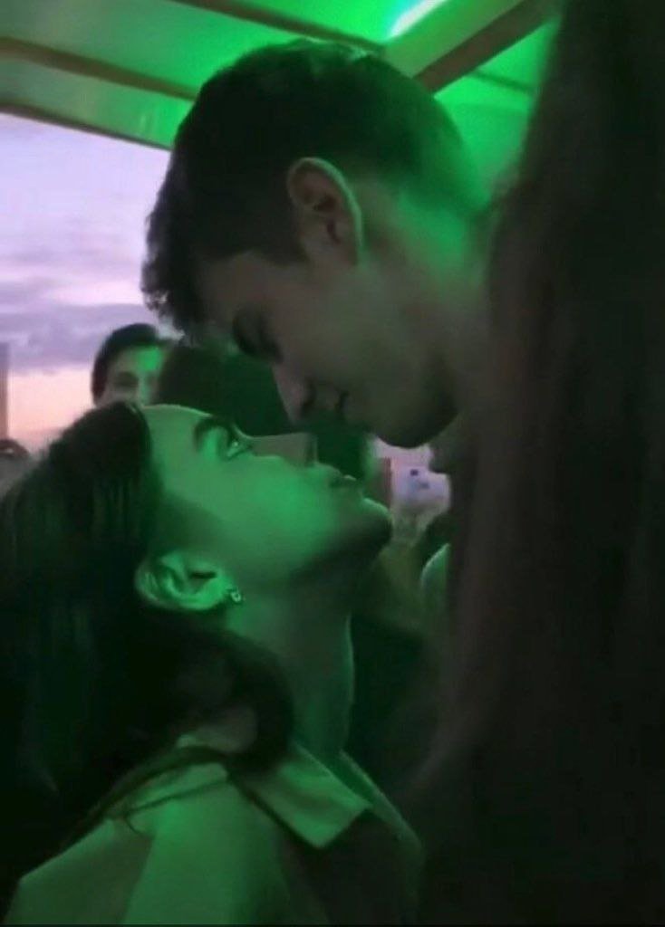 El lado más oscuro de la naturaleza femenina: lo que las chicas no quieren que sepas.  

- Hilo de Psicología Femenina -