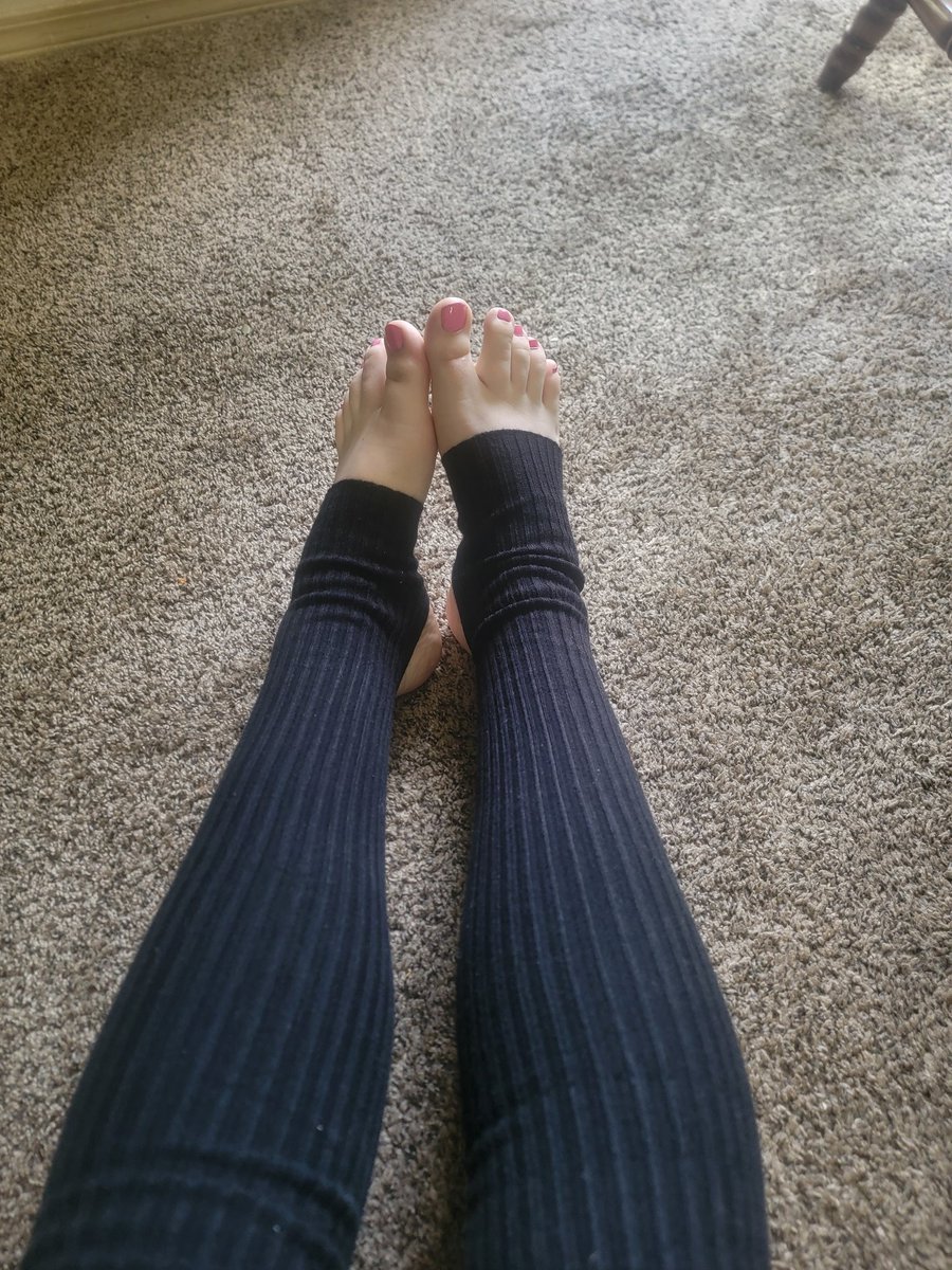LukeFemFlowers's tweet photo. Hi uwu #Femboy #FootFetish #Feet #Soles #Toes #FootWorship #FemboyFeet #LGBT #Trans #Sissy #Barefeet #FootLovers #Fetish #PrettyFeet #gay https://t.co/SblbhreYHR