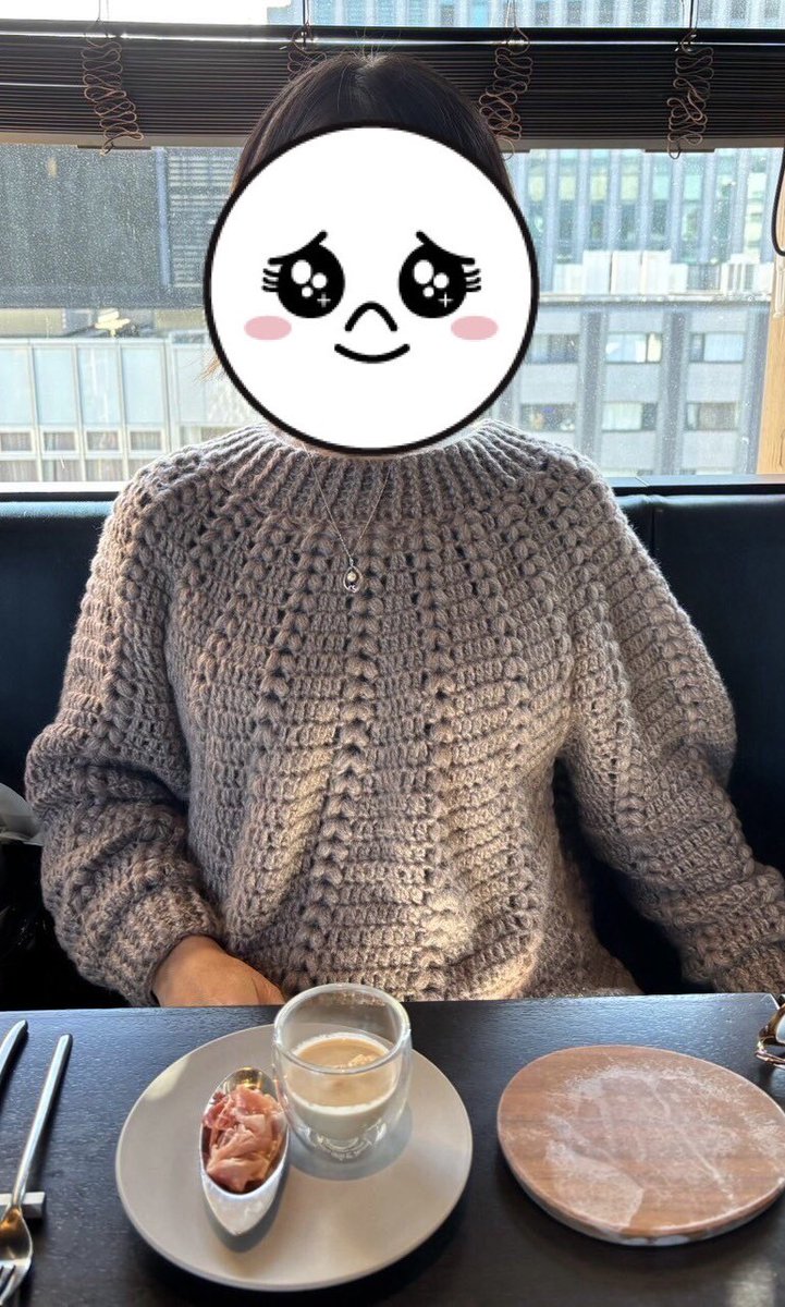 【次回予告】
アメブロ連載「62歳、編み物との再スタート」

第6話は――
『誇り価格バッグ、しーんと迎えた初日』

「これは売れるのでは…？」
ドキドキで出品したバッグ。
結果はまさかの“しーん”…😂

📅 9/13（土）公開予定！
ちなみに今はパープルのセーターを編み編み中🧶✨

#編み物 #エッセイ