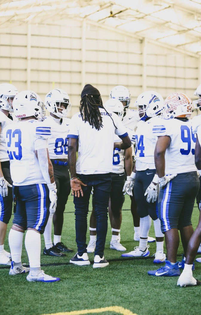 _imdee5's tweet photo. AGTG!!!
Appreciate the Offer!! @Coachlik1 @HowardHuskies1
@RecruitVEHS @RecruitTheBend @CoachFord8 https://t.co/CPNCnyJpdv