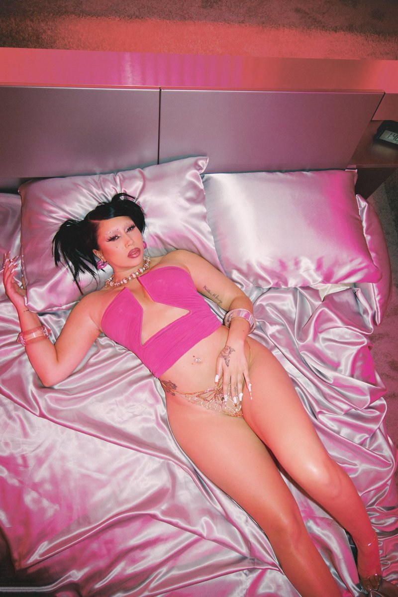 kalisarchive's tweet photo. kali uchis for ‘red moon in venus’ (2023)

📸: @_COUGHS https://t.co/qERqF1zFDI