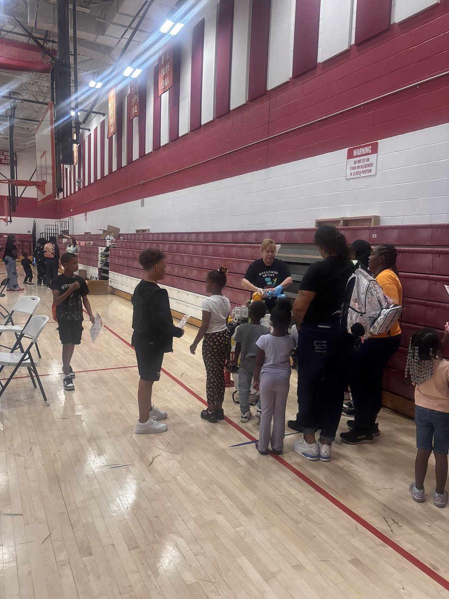 Huge SHOUTOUT to Pittsburgh Area Community Schools (PACS) for planning such an amazing parent engagement activity tonight <a href="/DukeCitySD/">Duquesne City School District</a>! It was well attended and families were able to connect with lots of different resources!