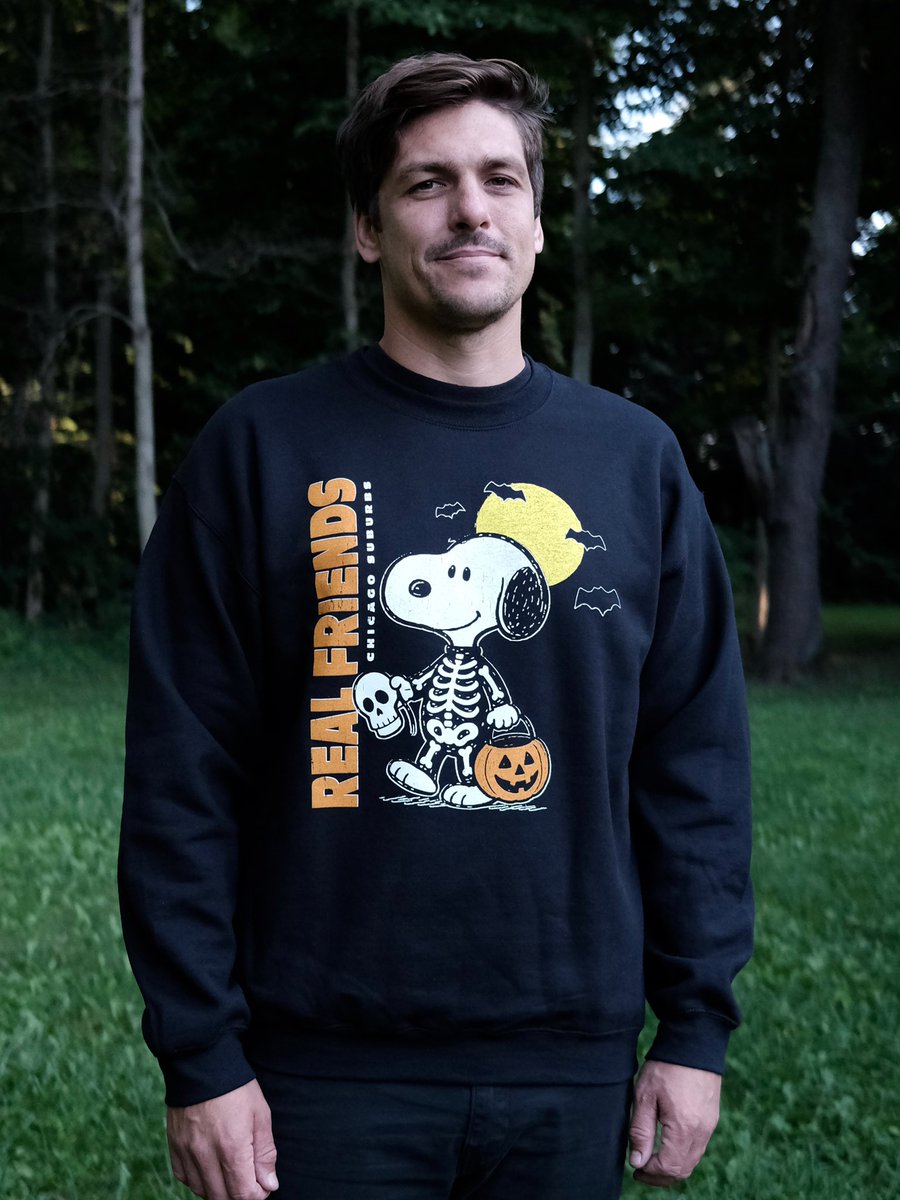 realfriendsband's tweet image. 🎃It’s the most wonderful time of the year. // Halloween Drop is only up til Sunday at midnight. 

💀 realfriendsmerch.com