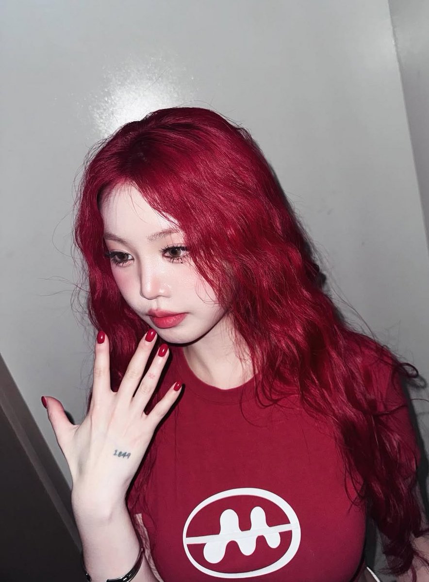 𝖼𝗁𝖾𝗋𝗋𝗒𝗴𝗶𝗿𝗹. (@swwjin) on Twitter photo 