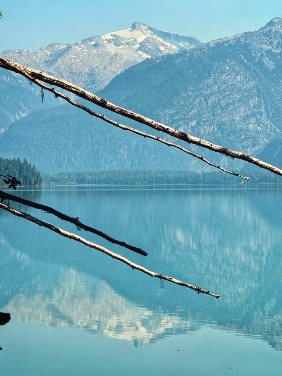 چیکاموس، ناموس طبیعت بریتیش کلمبیا!

Cheakamus Lake, BC 🇨🇦