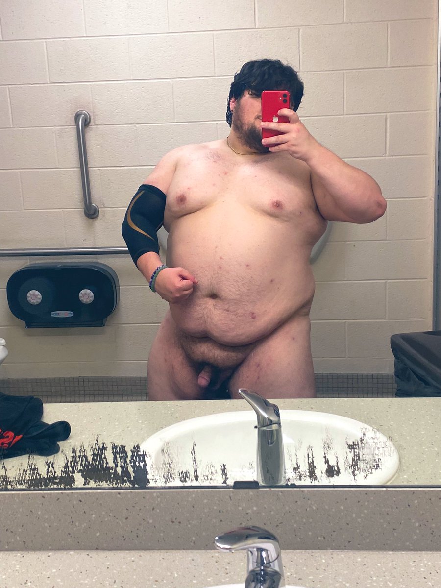 Happy Tummy/Titty Tuesday: Sweaty Post-Workout Edition! 💪🥴