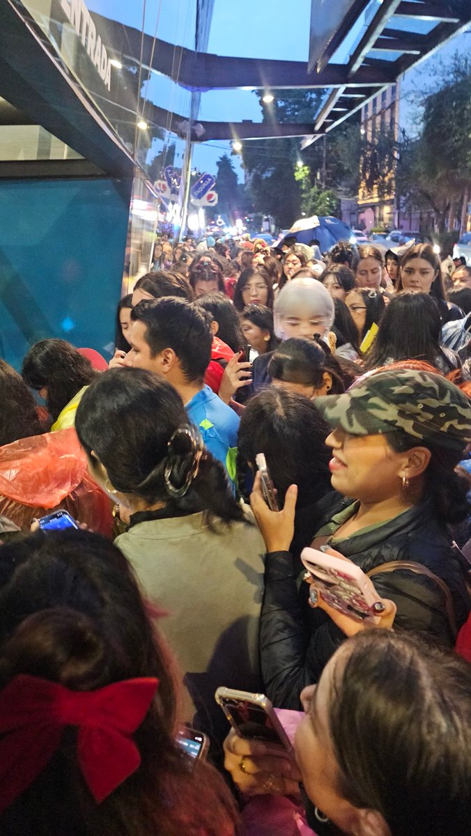 Cℓaudia 멘 데 스 ✴︎ tweet media