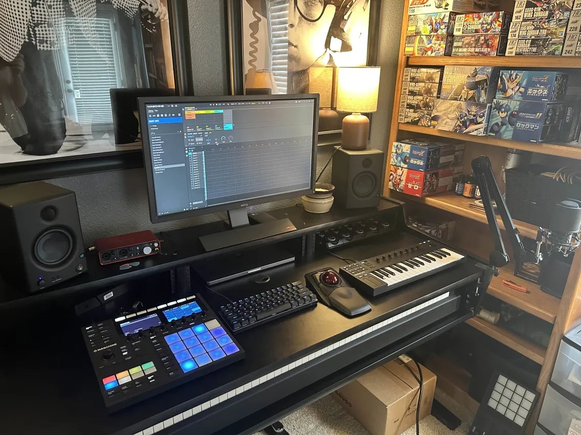 LIVE 8PM - 10PM CST

MUSIC NIGHT
Learning / Practice time on the Native Instruments Maschine
twitch.tv/rolandwilliams