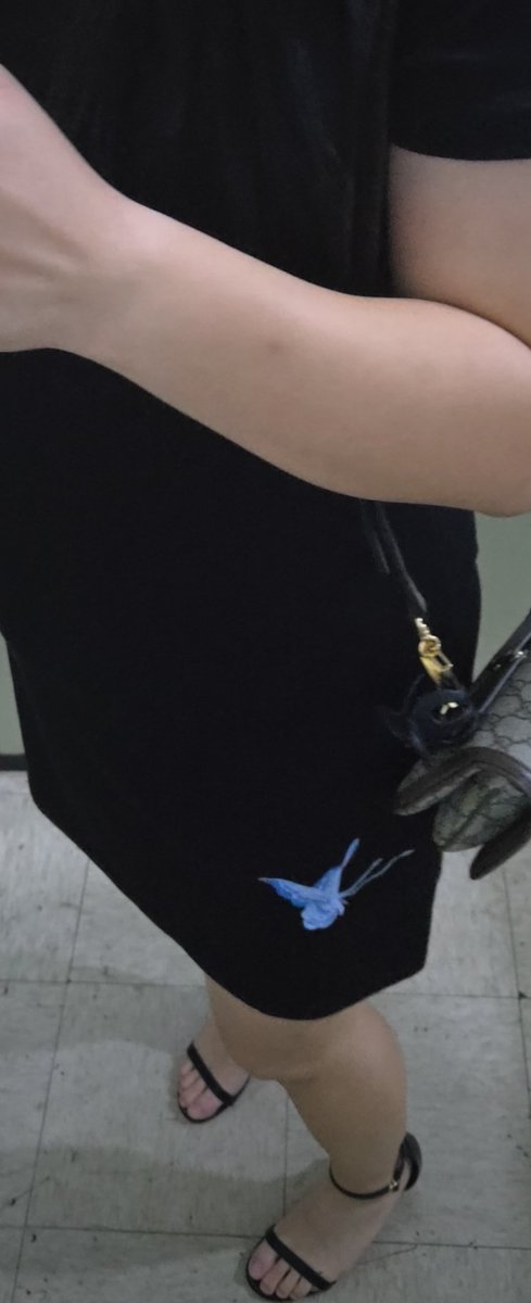 playboy_ht's tweet photo. 昨晚大学城见男大，吃过饭我开车小兄弟在车里给她口到高潮，老婆喜欢被舔（跟我说痴汉那种），在👅就要喷了，小骚母狗爽的嗷嗷叫，后面给他口爆，小兄弟也爽到叫…… https://t.co/WgyDY5BlRk