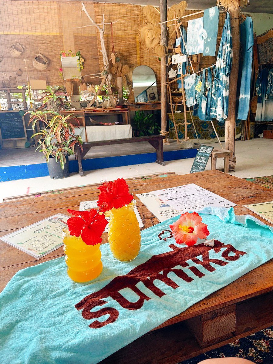 先週人生初の石垣島へ🌺
めちゃくちゃ綺麗な海でsumikaと写真が撮りたくて、大切なsumikaタオルを持参🫶🏻
竹富島のコンドイ浜と、竹富島の素敵なご夫婦のカフェでﾊﾟｼｬﾘ🍍🌺🥭🏠

沖縄の真っ青な空と海にピッタリのタオルだなぁ🥰
 #sumika