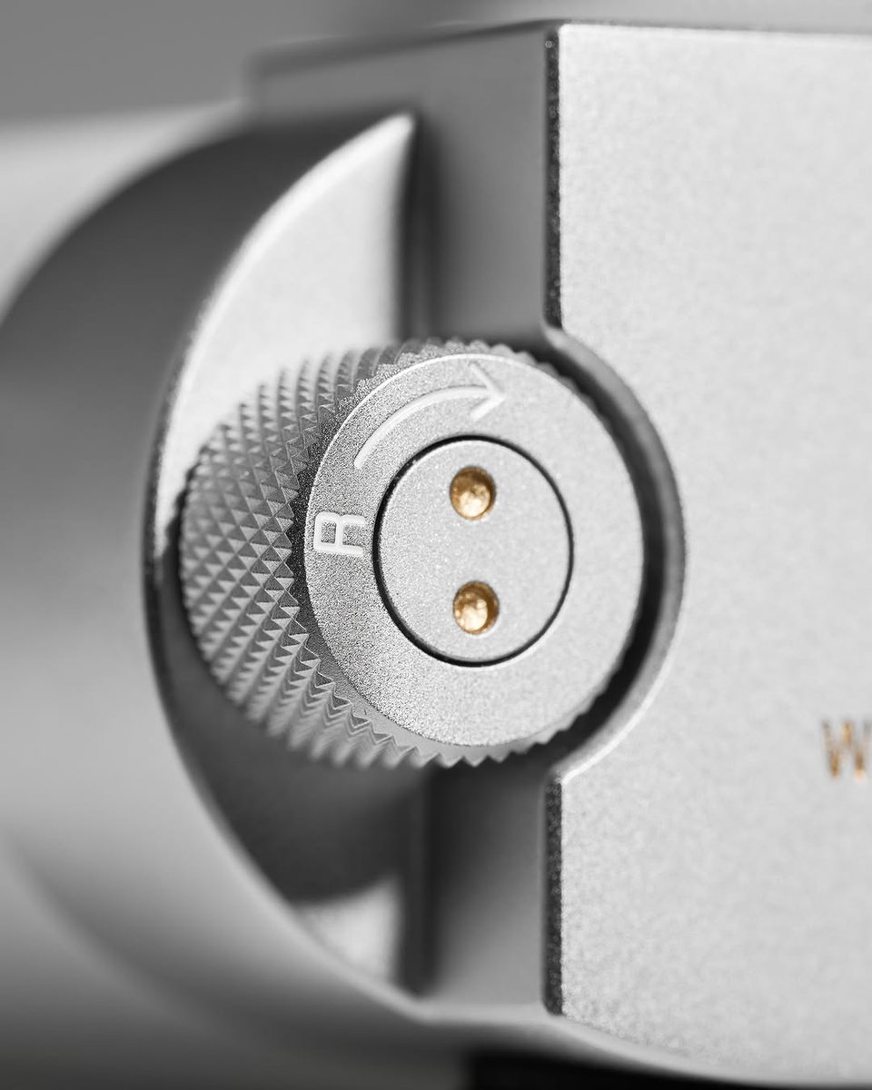 When everyone is talking about iPhone 17
The 5.000.000 Leica Camera comes out