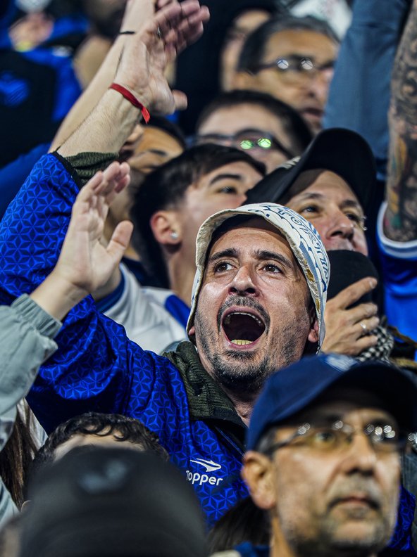 EL MARTES, ¡TODOS A CASA! 💙💪🏼

🎟 Enterate todo lo que necesitás saber de cara al partido frente a Racing por los cuartos de final de la Copa Libertadores. ¡No podés faltar!

👨🏻‍💻 velezsarsfield.com.ar/futbol/notas/2…